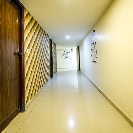 Hotel Seven Ахмедабад Екстериор снимка